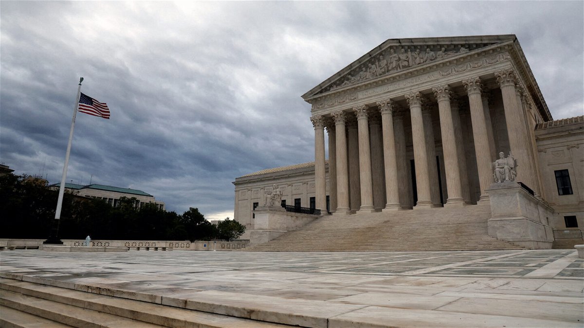 <i>Jonathan Ernst/Reuters</i><br/>The federal judiciary revised its financial disclosure rules to require that federal judges -- including Supreme Court justices -- to be more specific when disclosing non-business travel.