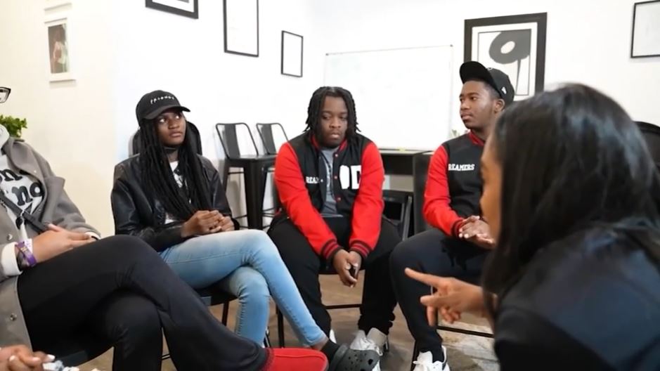 <i></i><br/>Philadelphia teens discuss mental health issues amid rampant gun violence. At the Dimplez 4 Dayz center