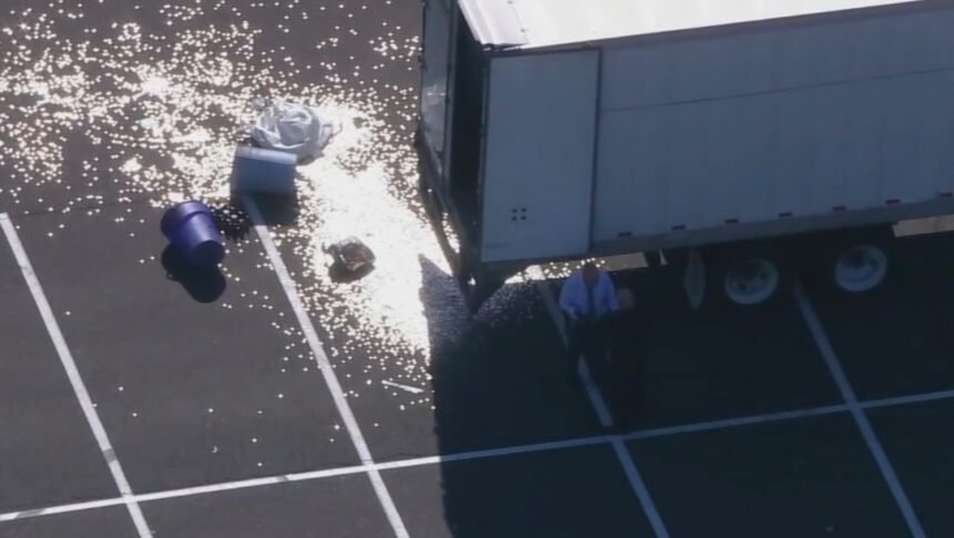 <i>WPVI</i><br/>Police are investigating after someone broke into a trailer containing hundreds of thousands of dollars worth of dimes in Northeast Philadelphia.