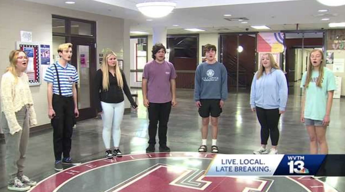 <i>WVTM</i><br/>Members of a Central Alabama high school choir are receiving national recognition after an impromptu singing of the National Anthem. Seven members of the Hewitt-Trussville High School choir gathered in the school's front lobby on Tuesday afternoon to perform the National Anthem