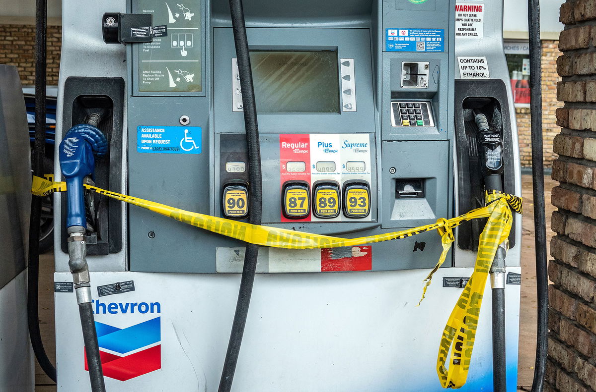 <i>Cristobal Herrera-Ulashkevich/EPA-EFE/Shutterstock</i><br/>Gas pump is out of service since the station is running out of gas in Miami