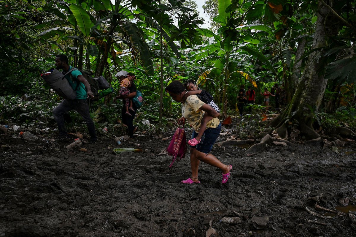 <i>Luis Acosta/AFP/Getty Images</i><br/>Venezuelan migrants arrive at Canaan Membrillo village