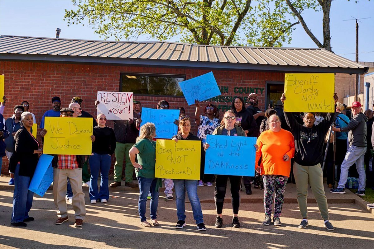 <i>Christopher Bryan/Southwest Ledger/AP</i><br/>McCurtain County residents demonstrate in Idabel