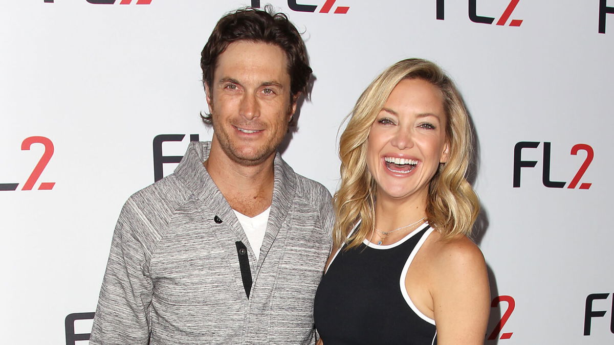 <i>Kristina Bumphrey/Starpix/Shutterstock</i><br/>(From left) Oliver Hudson and Kate Hudson in New York in 2015.