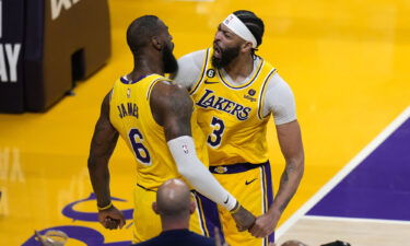 LeBron James led the Los Angeles Lakers to 3-1 first round series lead against the Memphis Grizzlies.