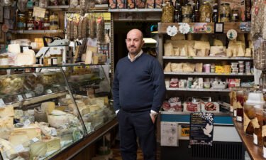Italian academic Alberto Grandi has caused outrage in his homeland by questioning the origins of some Italian "classic" dishes.
