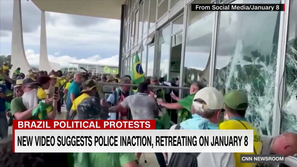 <i></i><br/>The footage provides new insight into one of the darkest days in in the life of Brazil's young democracy. It also appears to bolster the claims of those who accused police of failing to act to stop protesters from breaking into the Presidential Palace