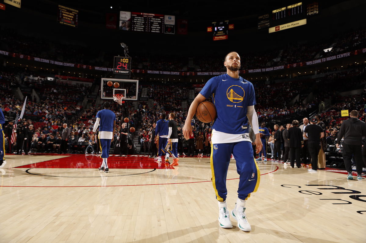 <i>Cameron Browne/NBAE/Getty Images</i><br/>Steph Curry's Golden State Warriors will face the Sacramento Kings on April 15.