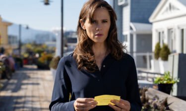 Jennifer Garner marries a guy with a doozy of a secret in 'The Last Thing He Told Me'.