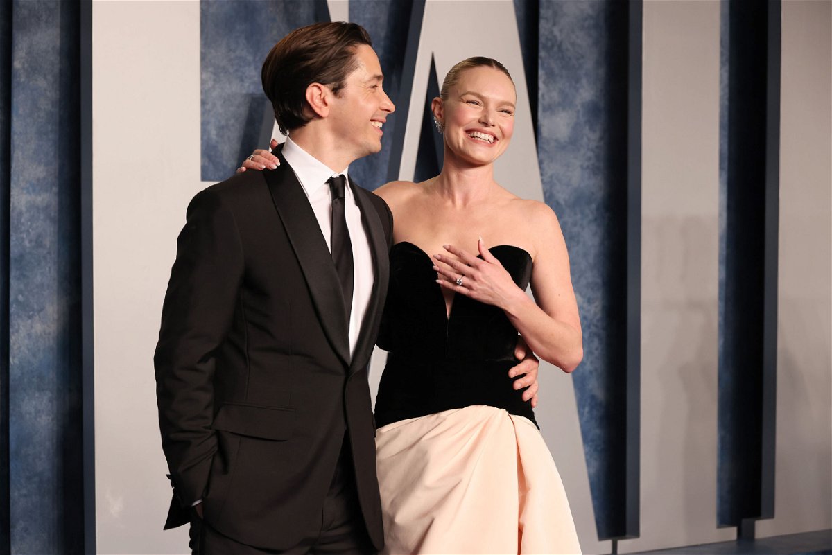 <i>John Shearer/WireImage/Getty Images</i><br/>(From left) Justin Long and Kate Bosworth are seen here at the 2023 Vanity Fair Oscar Party last month in Beverly Hills