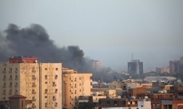 Smoke rises during clashes between the Sudanese Armed Forces and the paramilitary Rapid Support Forces (RSF) on the first day of Eid Al-Fitr in Khartoum
