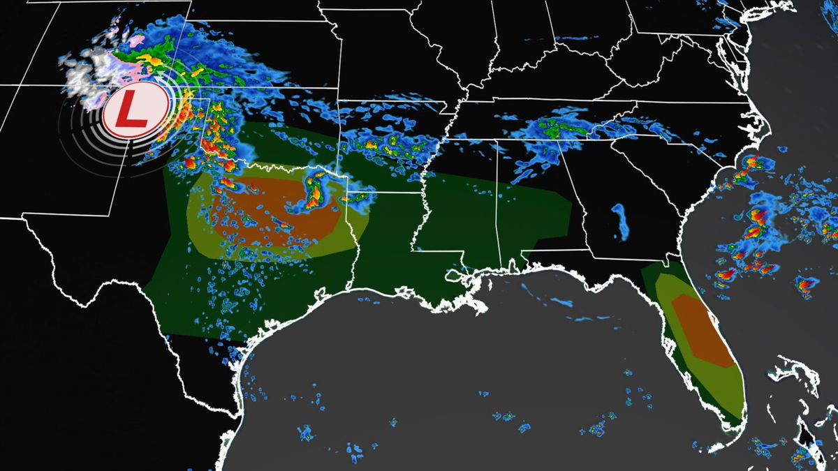 <i>CNN Weather</i><br/>Severe storms Wednesday threaten Texas and Florida.