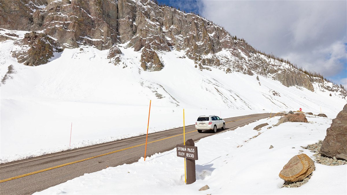 East Entrance Road conditions at Sylvan Pass 