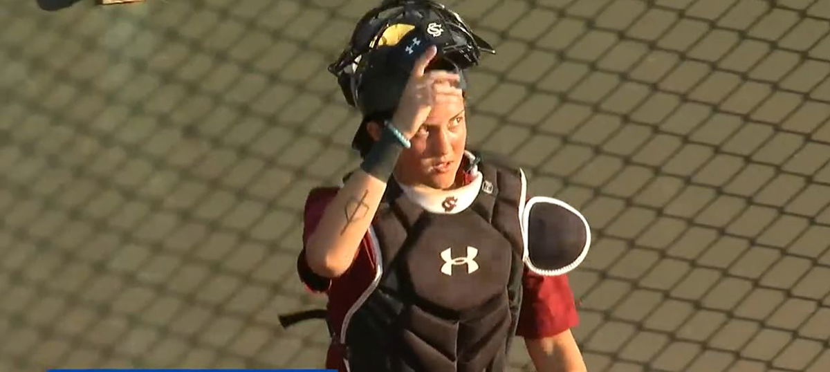 <i></i><br/>Meredith McFadden is the Gamecocks first female bullpen catcher