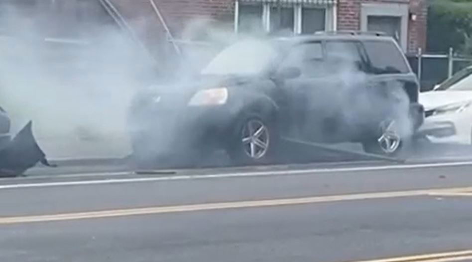 <i></i><br/>Brooklyn residents get scare after several manholes explode