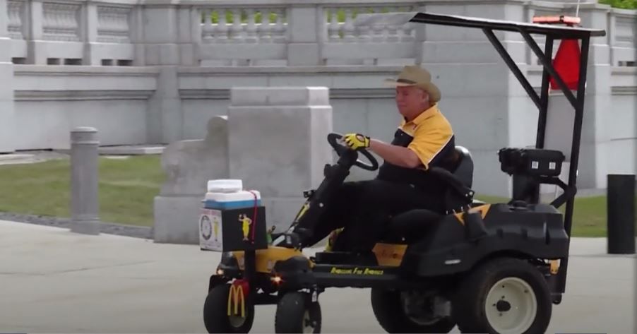 <i></i><br/>Scott Morgan is mowing his way across Utah for charity.