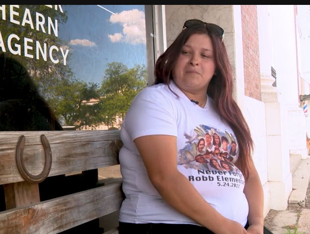 <i>KTVT</i><br/>Evadulia Orta keeps the last Mother's Day card she received from her son Rojelio tucked away in a box. Although she can still hold the cherished keepsake