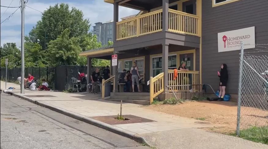 <i></i><br/>An Airbnb review warns of 'dope fiends' outside Asheville homeless center