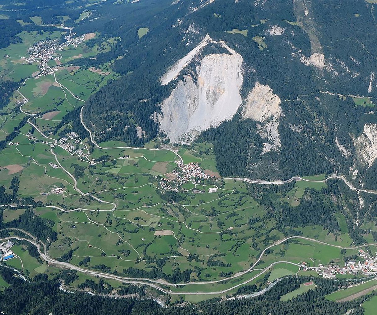<i>Christoph Nänni/Graubünden Civil Engineering Office</i><br/>An aerial view shows the village of Brienz