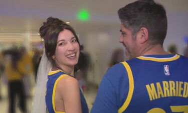 Kelley and Andrew Greenstein tied the knot at San Francisco City Hall right before the Golden State Warriors playoff game against the Los Angeles Lakers.