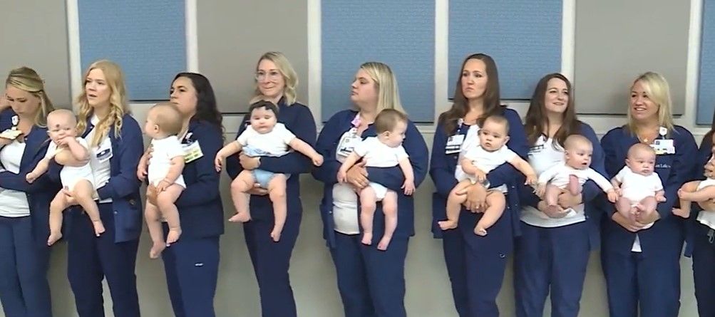 <i></i><br/>16 maternity ward nurses who were all pregnant at the same time held a baby boom reunion.