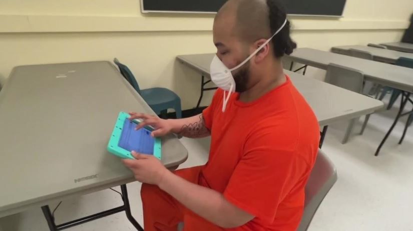 <i></i><br/>The sheriff's department in San Francisco has rolled out a first-of-its-kind program that gives county jail inmates access to computer tablets.