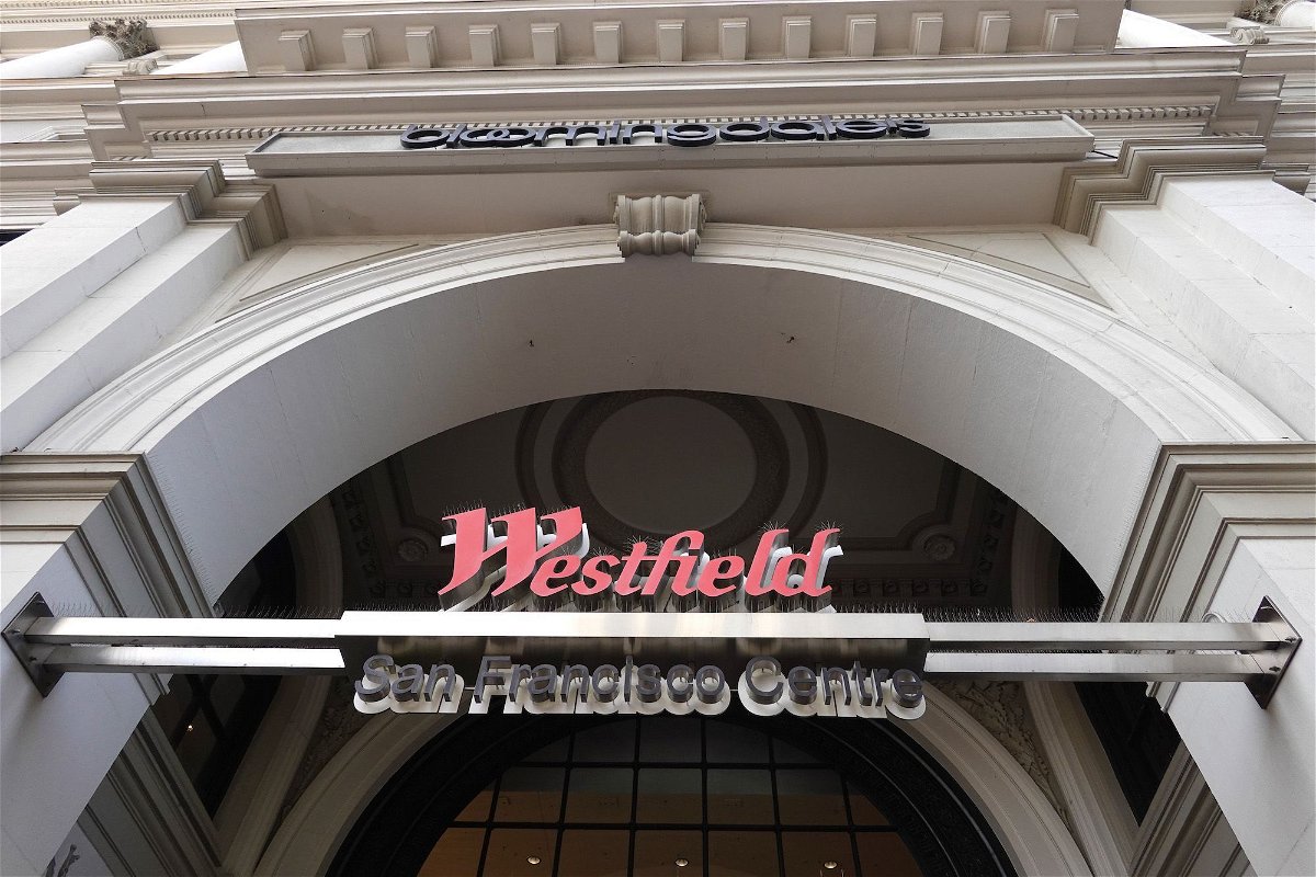 <i>Justin Sullivan/Getty Images</i><br/>Shopping mall operator Westfield said it plans to give up control of the San Francisco Centre mall after more than 20 years of operation in another sign of San Francisco’s economic struggles.