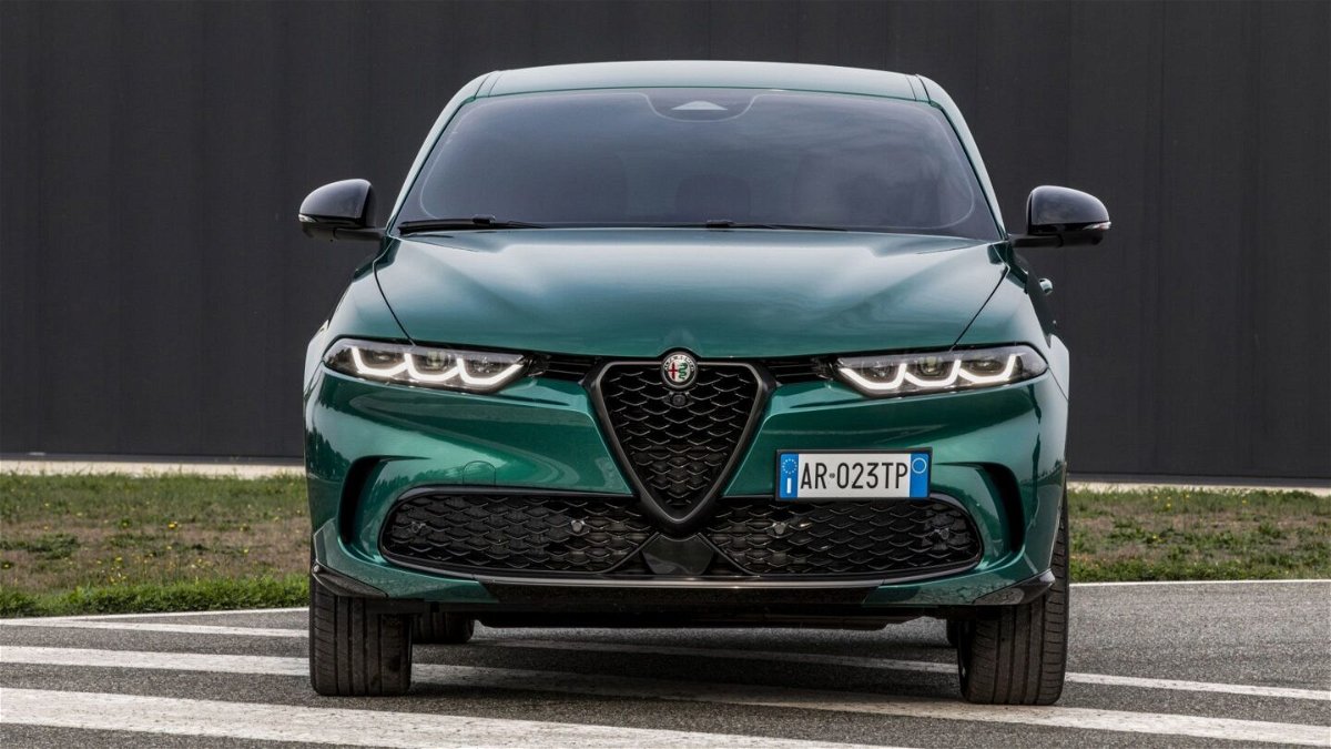 <i>Stellantis</i><br/>2024 Alfa Romeo Tonale front (European spec shown).