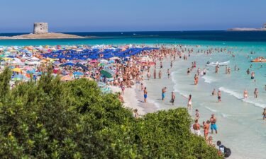 Beach towels will not be permitted at La Pelosa Beach in Stintino
