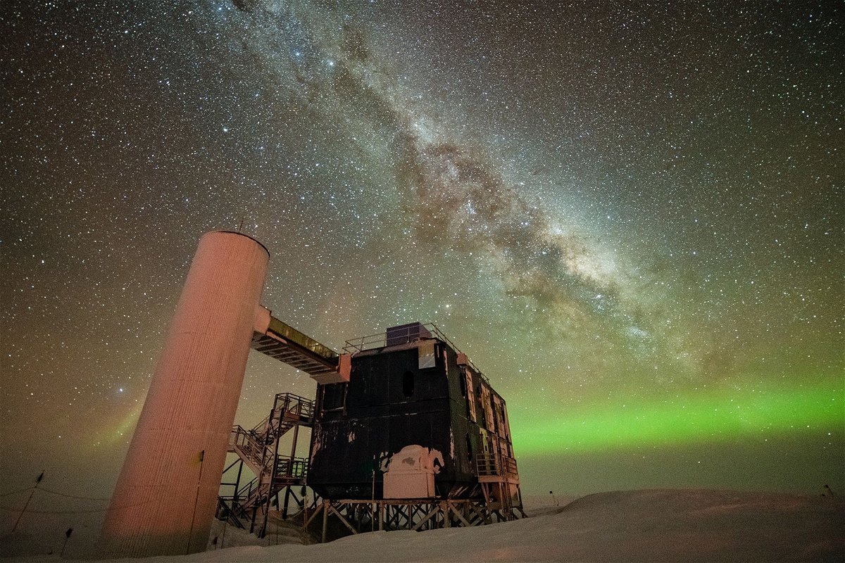 <i>Yuya Makino/IceCube/NSF</i><br/>The IceCube detector is seen under a starry night sky