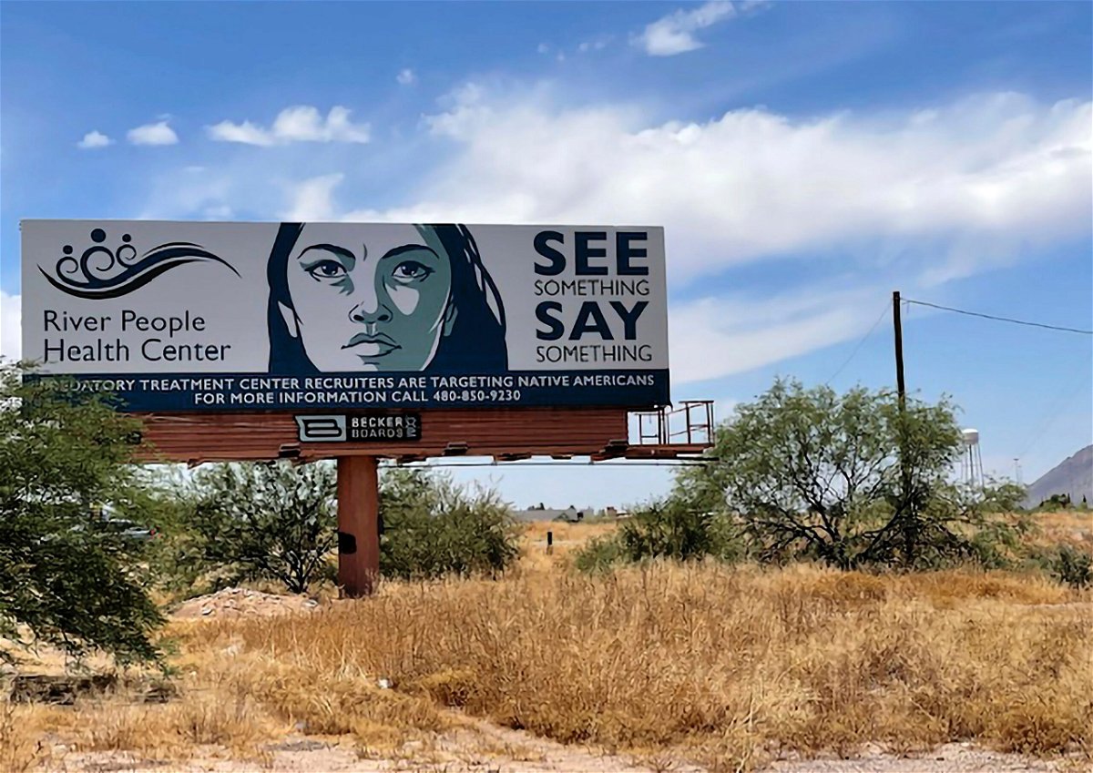 <i>Anita Snow/AP</i><br/>Navajo Nation police officers are searching for Native Americans who have been victimized by what the state of Arizona calls “fraudulent Medicaid providers