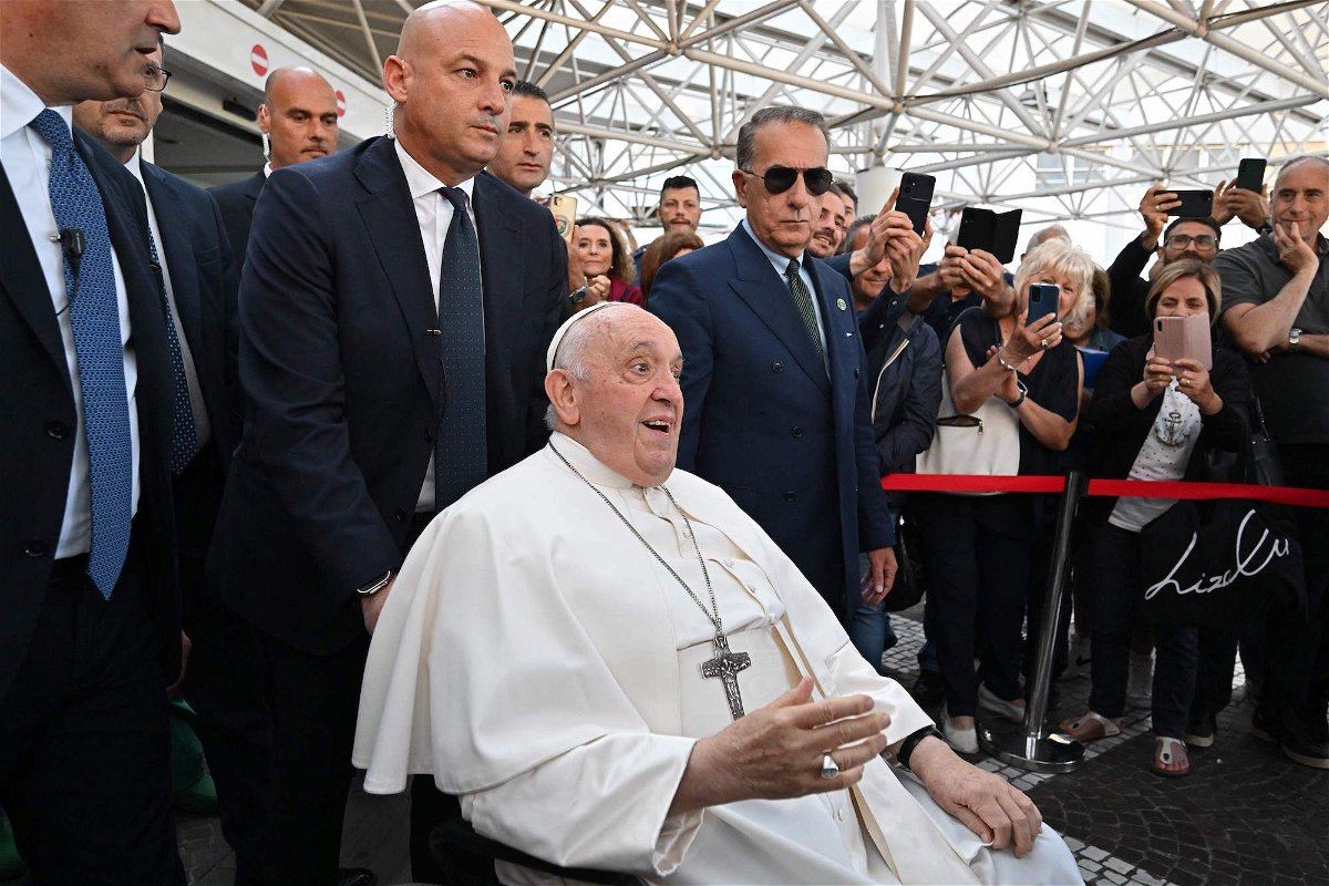 <i>Alberto Pizzoli/AFP/Getty Images</i><br/>Pope Francis is discharged from the Gemelli hospital in Rome on June 16
