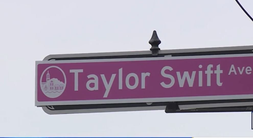 <i></i><br/>A Northern Kentucky city officially renames a street in honor of the Taylor Swift concert.