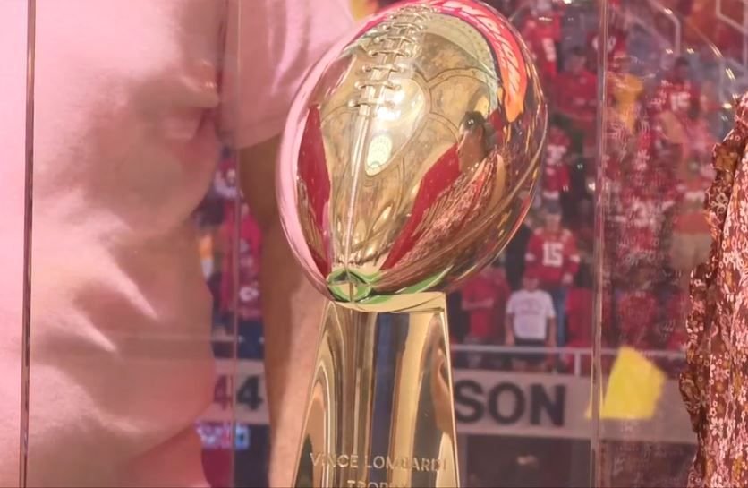 <i></i><br/>Fans traveled to the Capital City Tuesday to view the Kansas City Chief’s Super Bowl LVII Lombardi Trophy