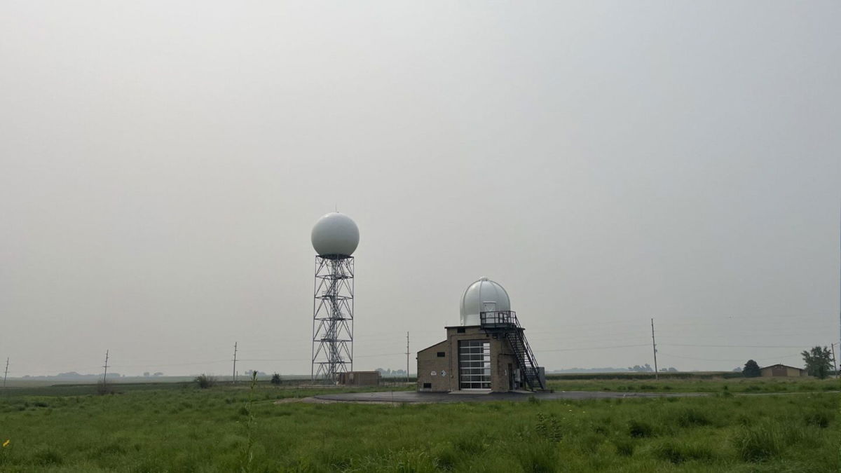 <i>NWS Central Illinois</i><br/>Wildfire smoke obscures the sky in Lincoln