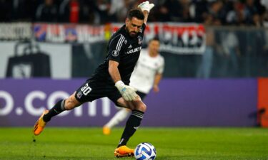 Fernando De Paul of Colo Colo kicks the ball during the Copa CONMEBOL Libertadores 2023 group F match between Colo Colo and Boca Juniors at Monumental Stadium David Arellano on May 3