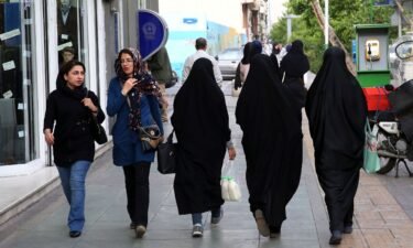 Iranian police have announced a new campaign to force women to wear the Islamic headscarf.