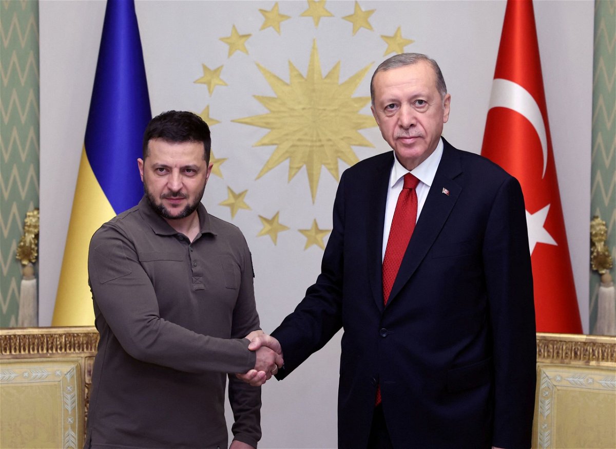 <i>Murat Cetinmuhurdar/Presidential Press Office/Handout/Reuters</i><br/>Turkish President Recep Tayyip Erdogan (right) met with Ukraine's President Volodymyr Zelensky in Istanbul