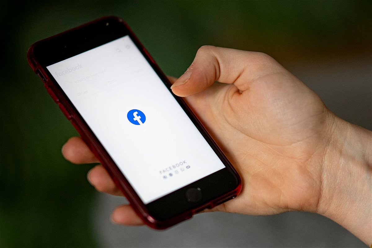 <i>Fabian Sommer/dpa/Getty Images</i><br/>The logo of the Facebook app is seen on the screen of a smartphone.
