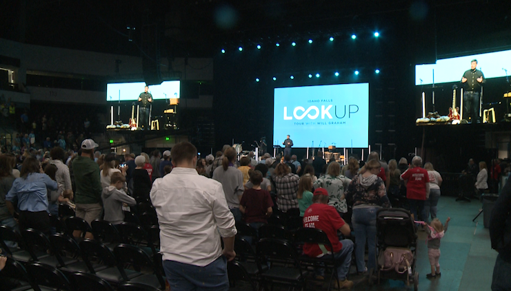People attend Will Grahams message of hope at his Look up Tour