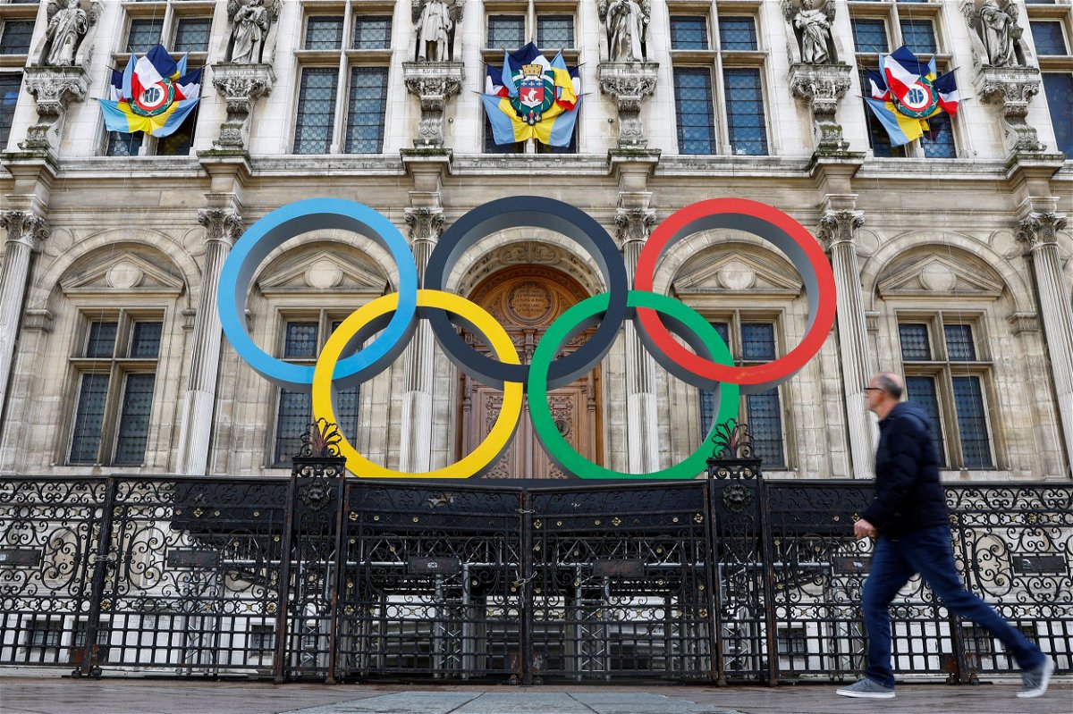 <i>Gonzalo Fuentes/Reuters</i><br/>The Olympic rings are seen in Paris