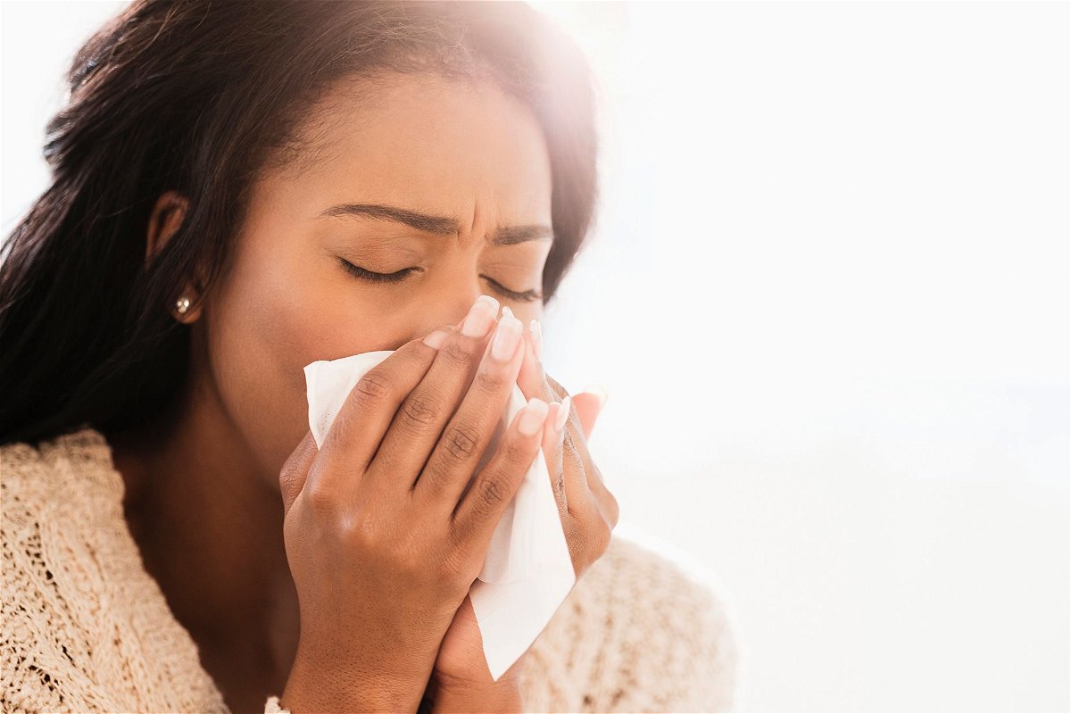 Symptoms from colds can persist for weeks after the infection, a new study showed.