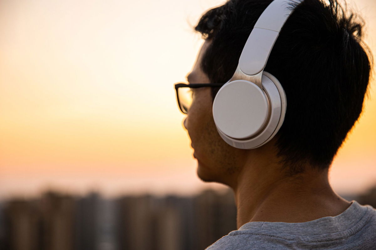 <i>xijian/E+/Getty Images</i><br/>Listening to favorite songs could reduce people’s perception of pain