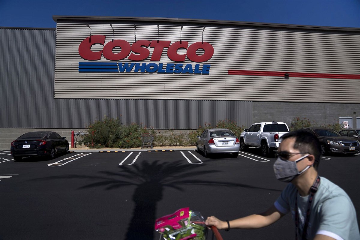 <i>Eric Thayer/Getty Images North America/Getty Images</i><br/>Costco CEO Craig Jelinek will step down at the end of the year and Ron Vachris
