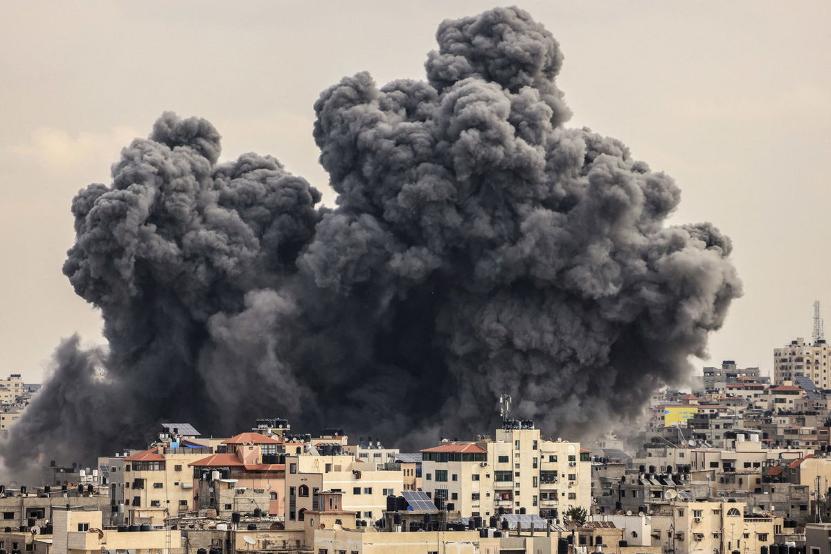 <i>Amir Cohen/Reuters</i><br/>Israeli soldiers scan an area as rockets from Gaza are launched towards Israel