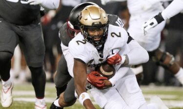 Colorado Buffaloes quarterback Shedeur Sanders left the game injured against the Washington State Cougars.