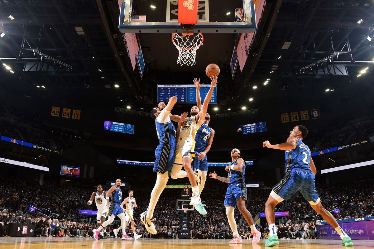 <i>D. Ross Cameron/USA TODAY Sports/Reuters</i><br/>Warriors forward Dario Šarić drives past Paolo Banchero.