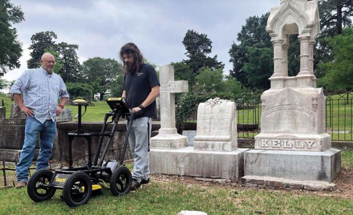 <i>KTBS via CNN Newsource</i><br/>A LSUS professor and students uncovered the original burial sites of two priests who died during the yellow fever epidemic.
