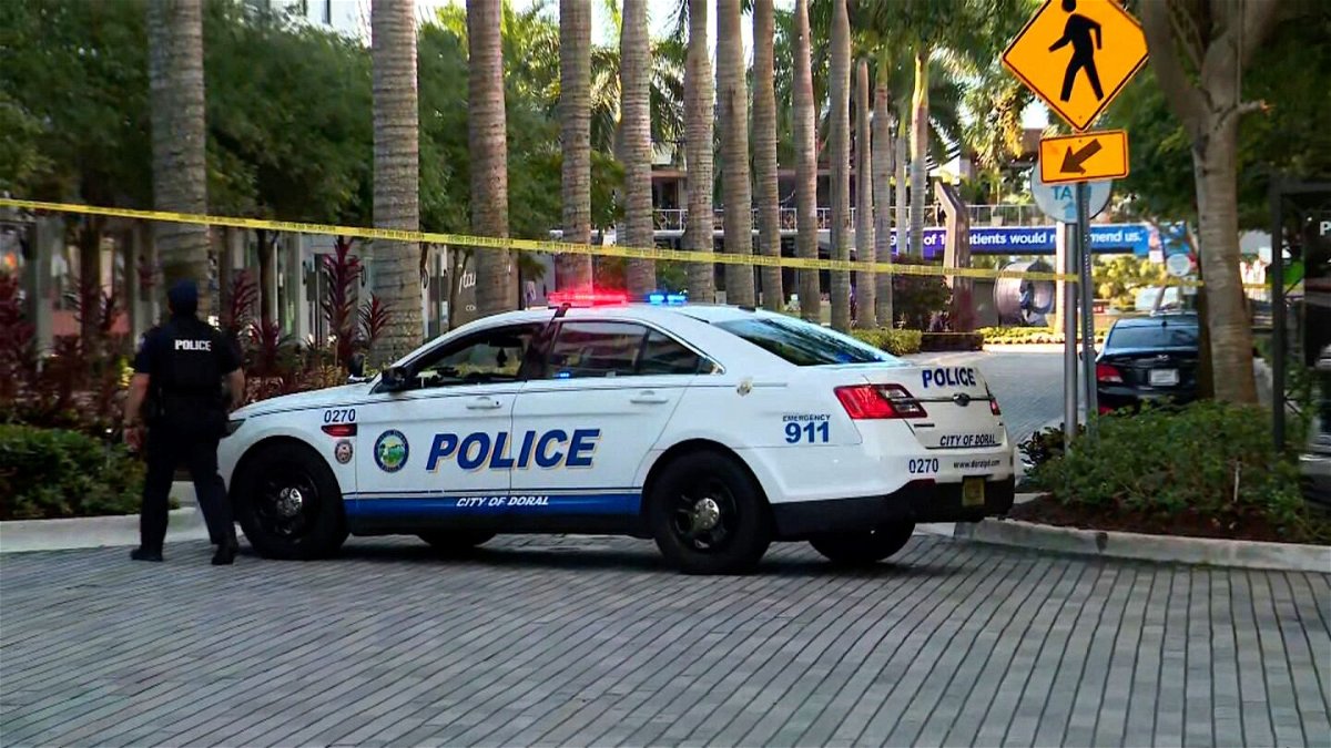 <i>WFOR via CNN Newsource</i><br/>Florida law enforcement officials say a security guard is dead