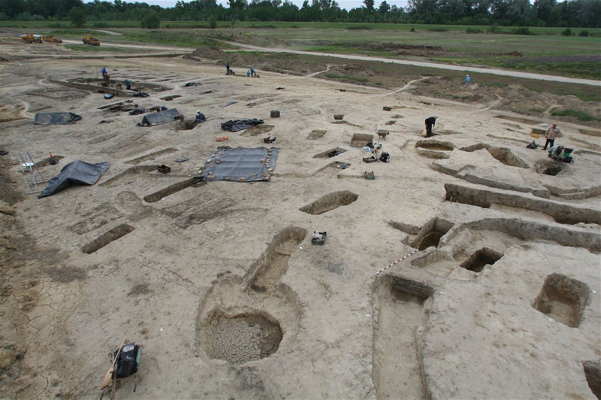 The excavations of an Avar cemetery in Rákóczifalva, Hungary, took place in 2006.